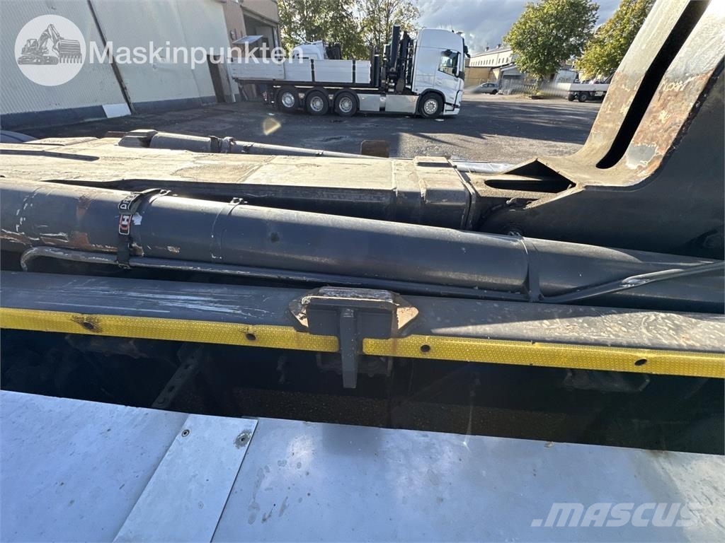Scania R440LB6X2*4HNB Camiones polibrazo