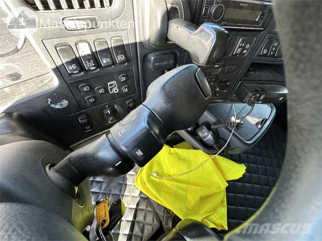 Scania R440LB6X2*4HNB Camiones polibrazo