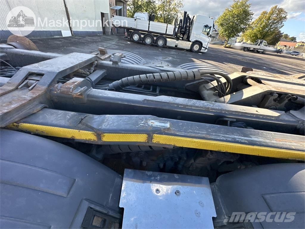 Scania R440LB6X2*4HNB Camiones polibrazo