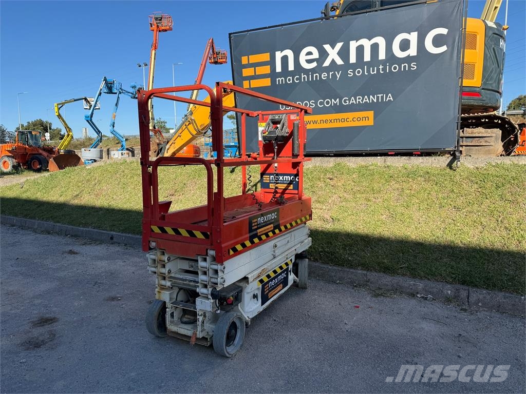 JLG 1930 ES رافعات مقصية الشكل