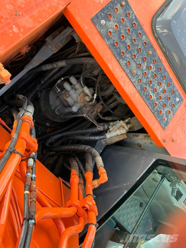 Hitachi ZX 210 LC-3 Roomikekskavaatorid