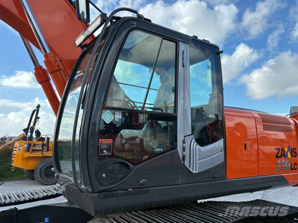 Hitachi ZX 210 LC-3 Roomikekskavaatorid