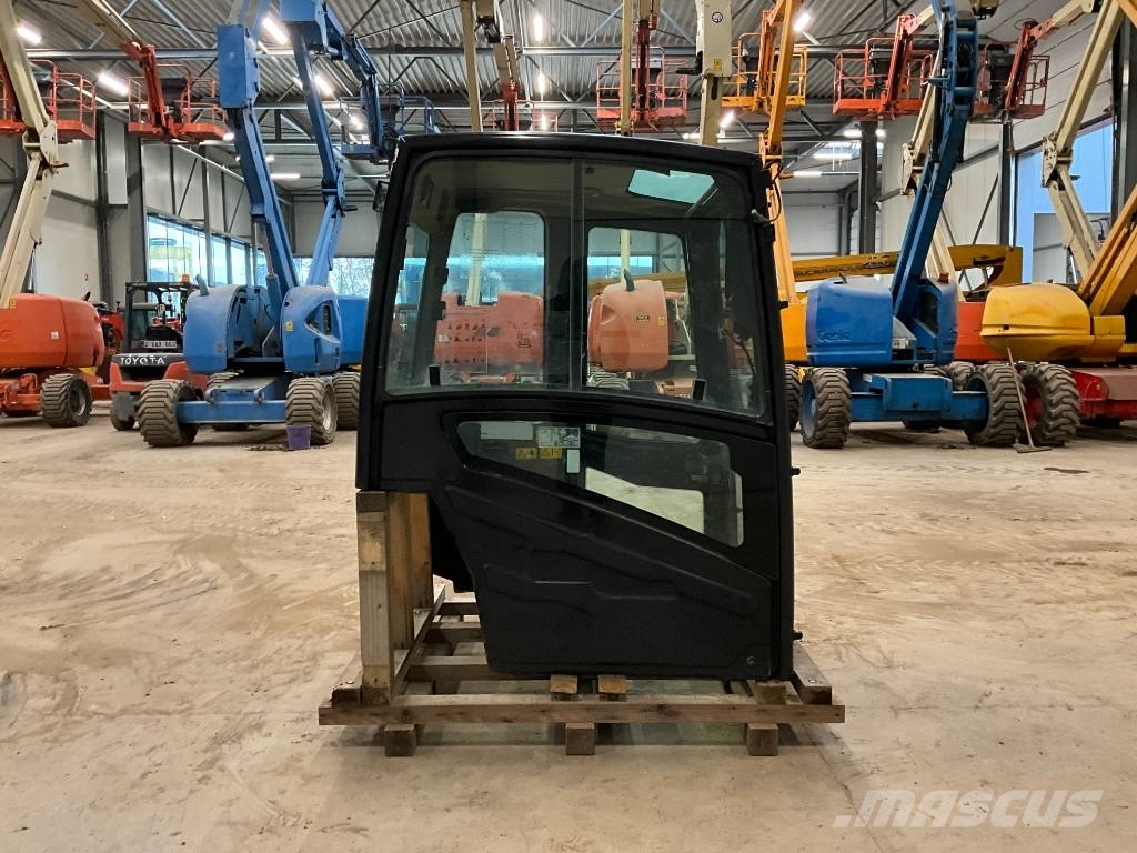 Kubota U 56-5 Kabinos ir interjeras