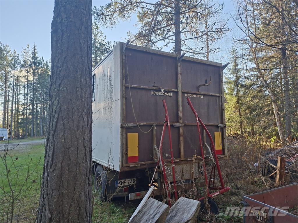 Mercedes-Benz 1114 Umpikorinen (BB) 5950cm3 Kamioni za prevoz životinja