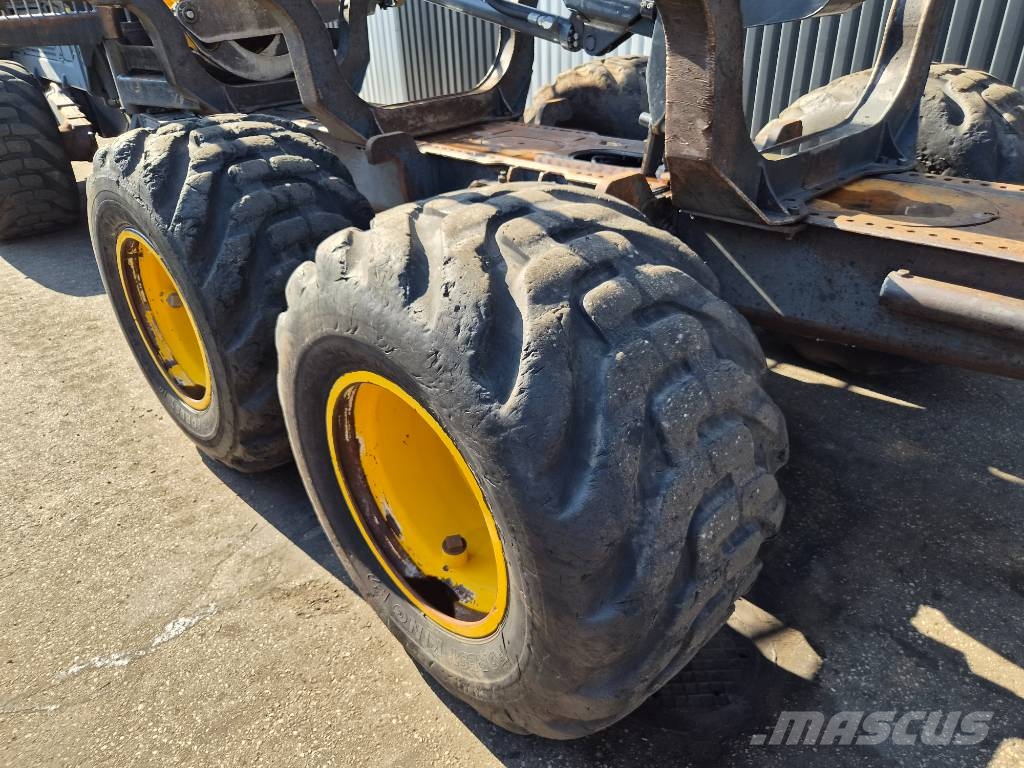 Ponsse Buffalo 8W Forwarders