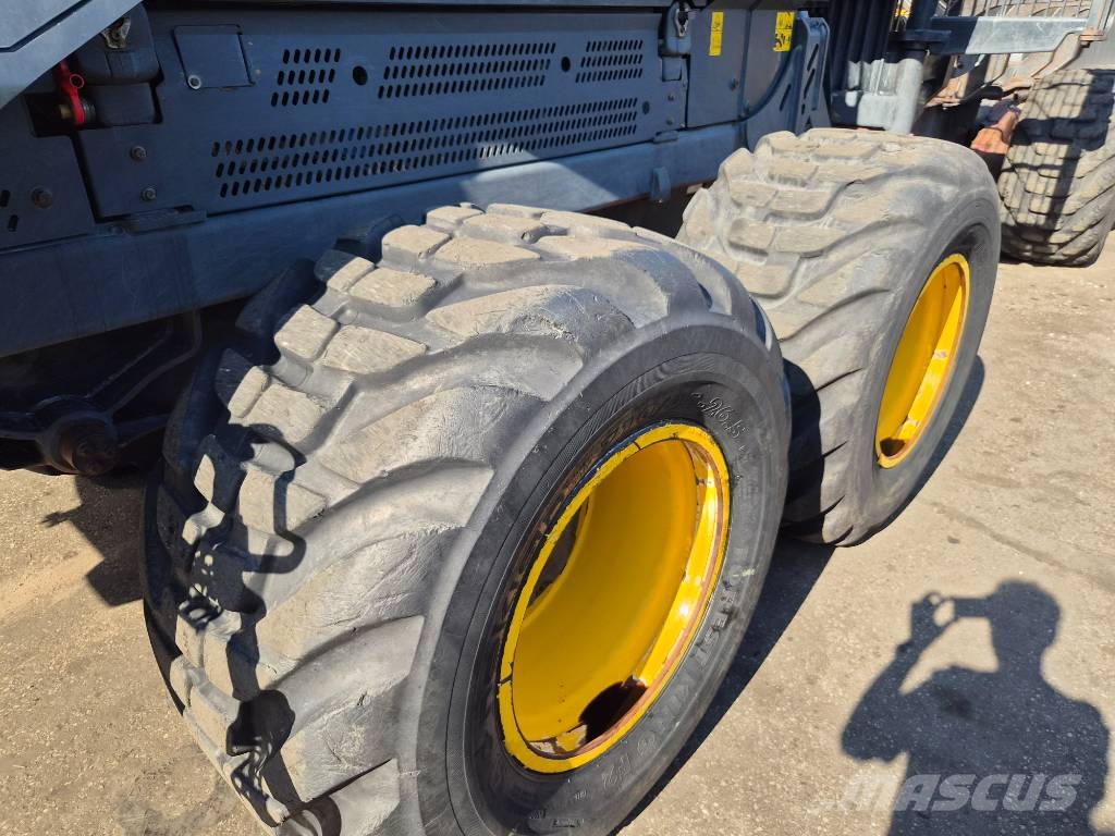 Ponsse Buffalo 8W Forwarders