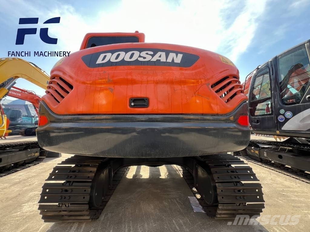 Doonsan DX75 Bageri guseničari
