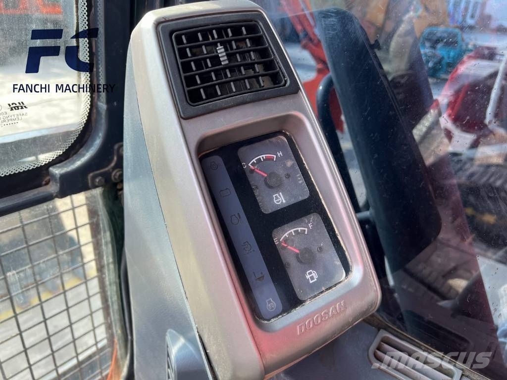 Doonsan DX75 Bageri guseničari