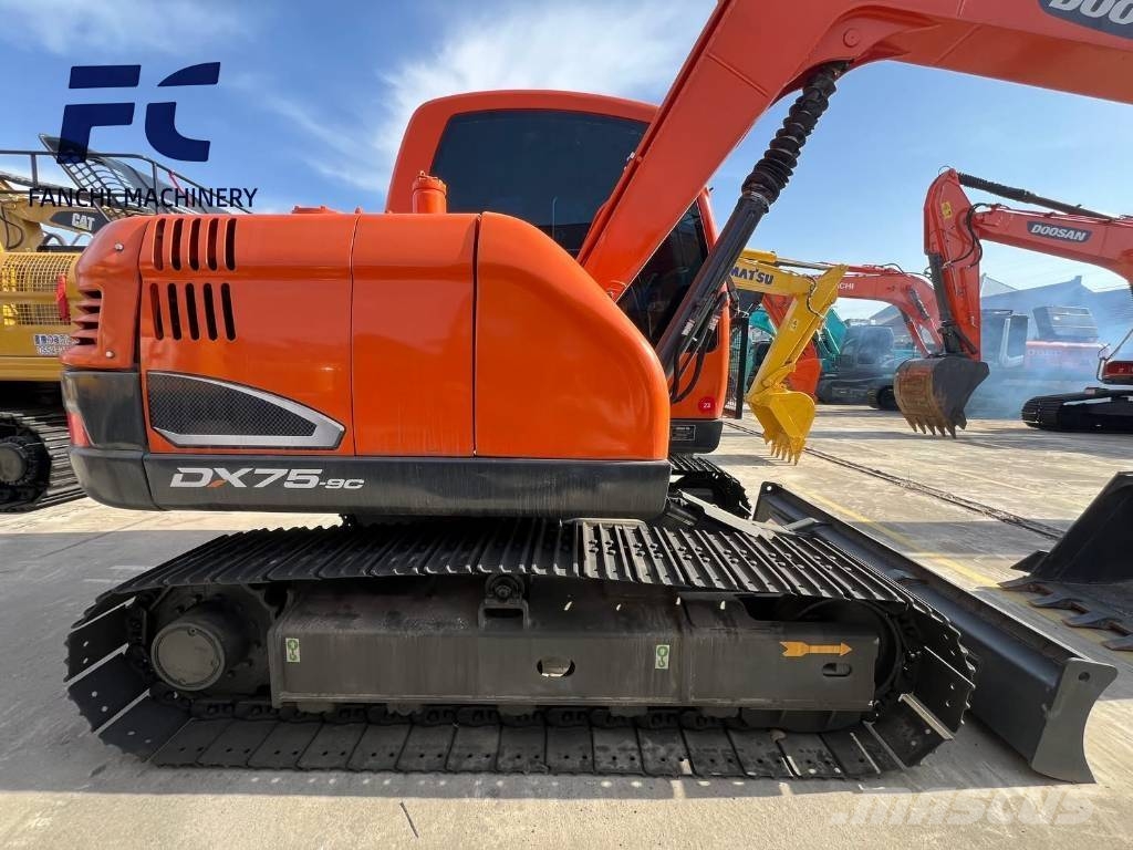 Doonsan DX75 Bageri guseničari