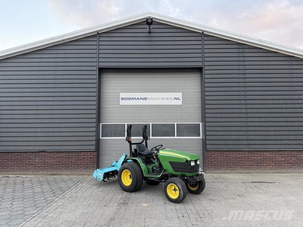 John Deere 4110 Compacttrekker (4WD / HST) Traktoren