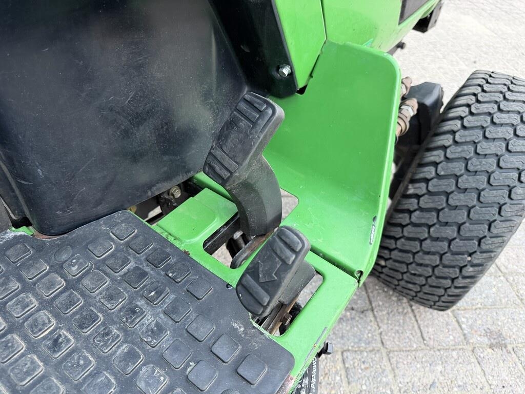 John Deere 4110 Compacttrekker (4WD / HST) Traktoren