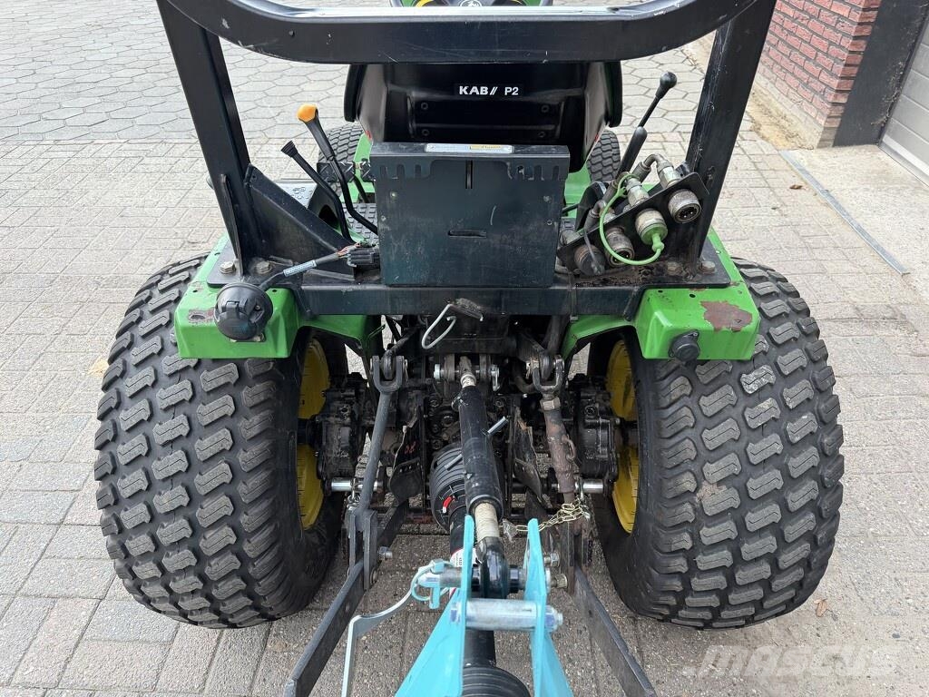 John Deere 4110 Compacttrekker (4WD / HST) Traktoren