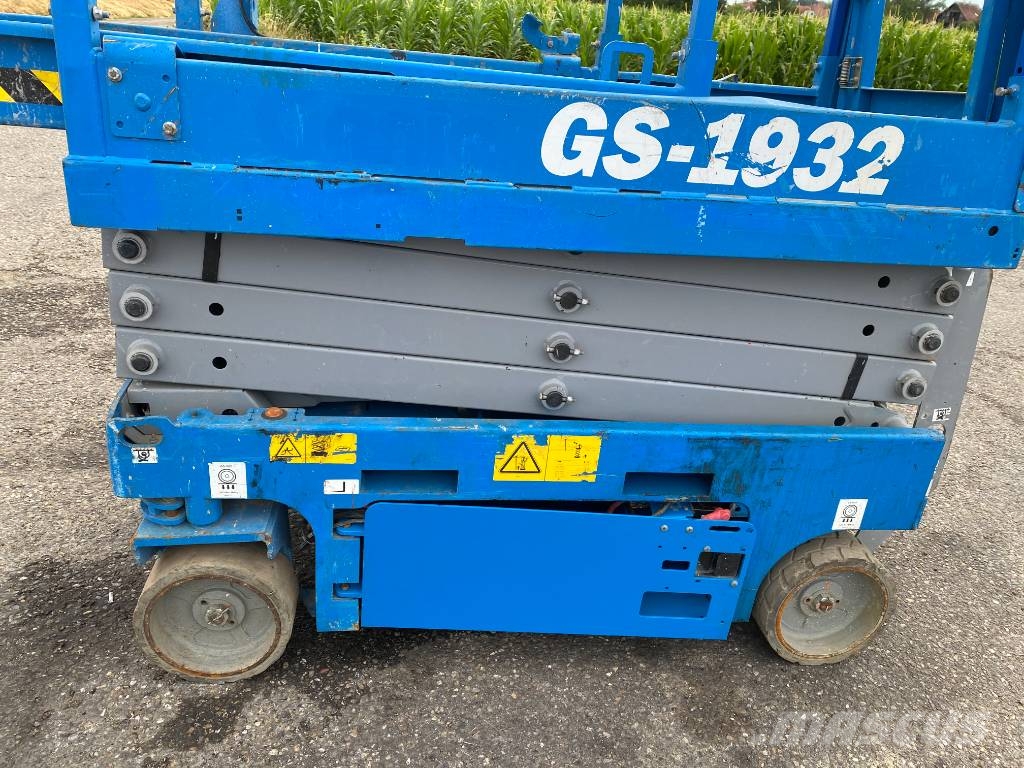 Genie GS 1932 /Certificat CE endommagée 剪叉式升降机