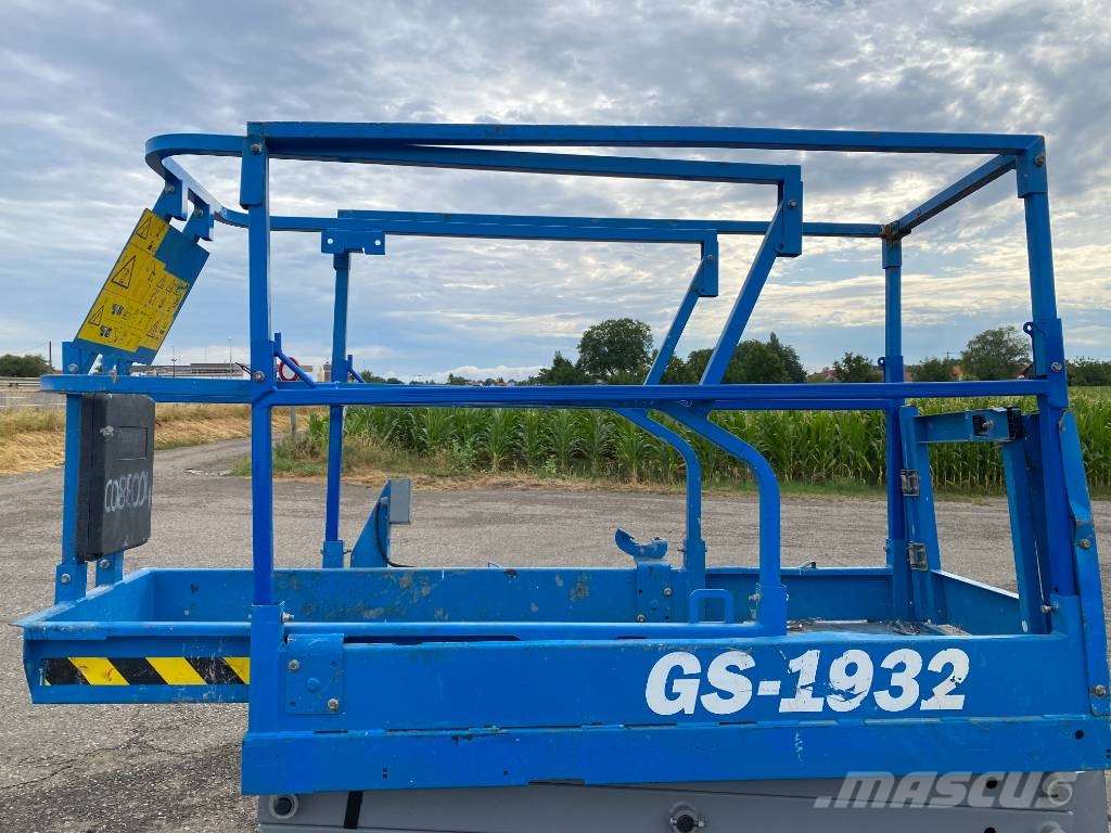Genie GS 1932 /Certificat CE endommagée 剪叉式升降机