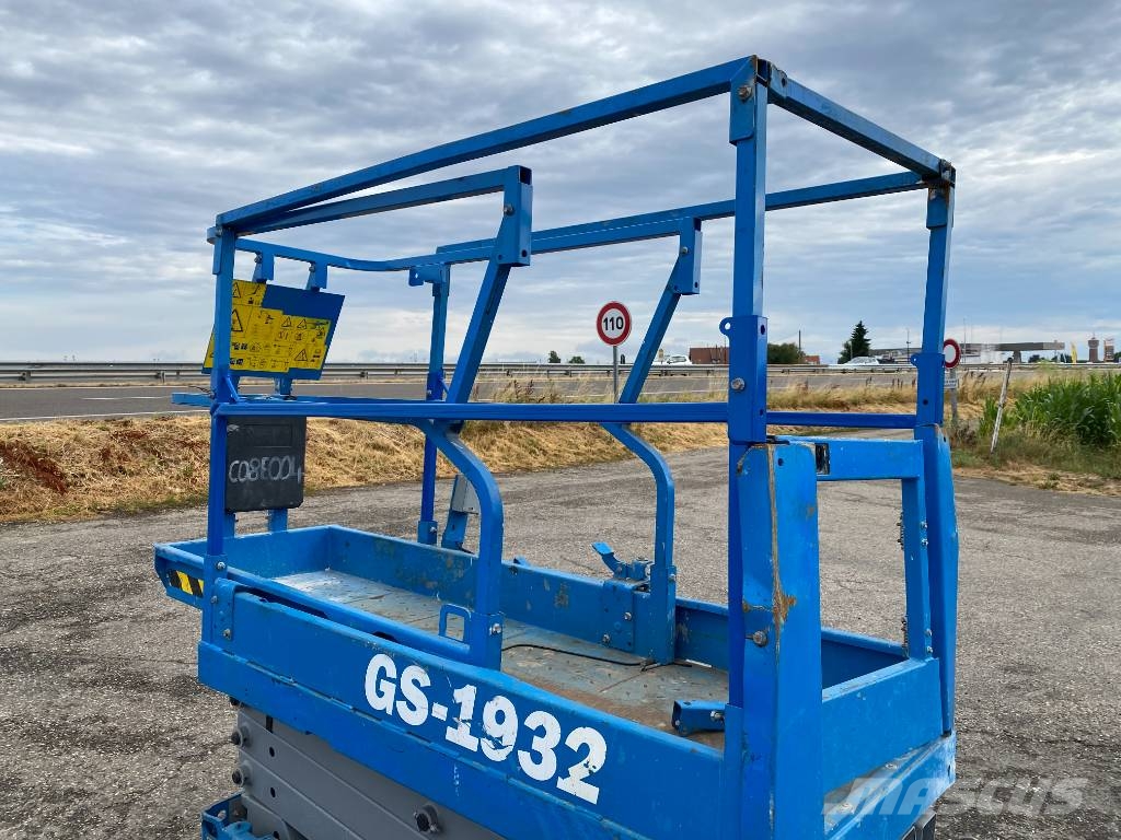 Genie GS 1932 /Certificat CE endommagée 剪叉式升降机