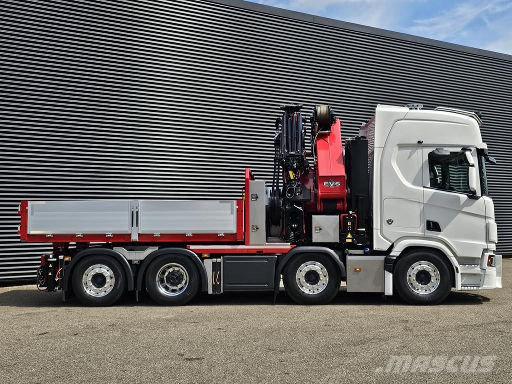 Scania R590 V8 8x2 / HMF 9520 CRANE - JIB - WINCH / TRACT Camiones grúa