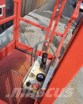 SkyJack SJ 12 Elevadores de tesoura
