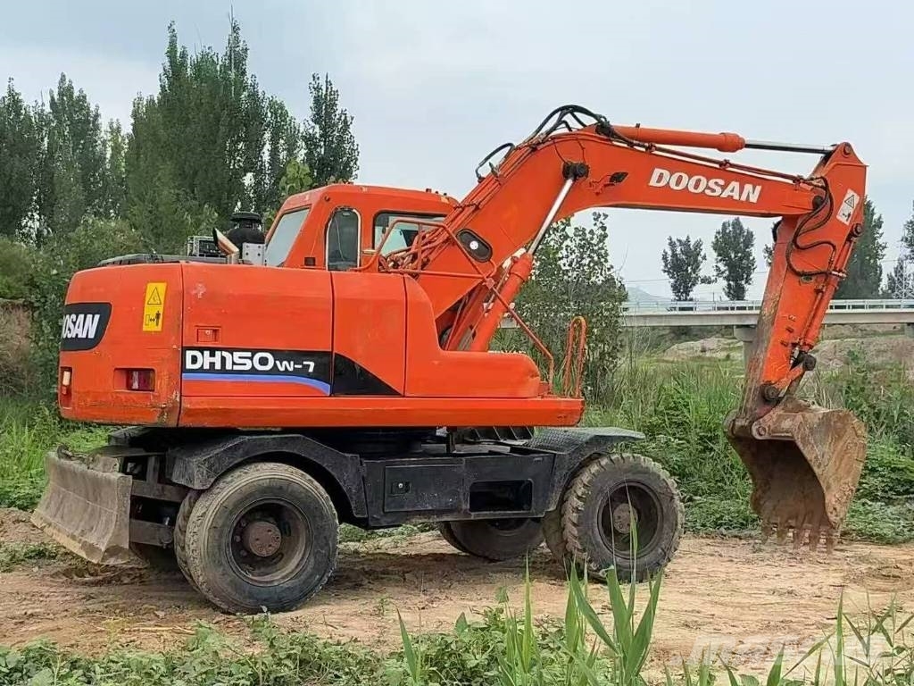 Doosan 150 W-7 Gravemaskiner på hjul