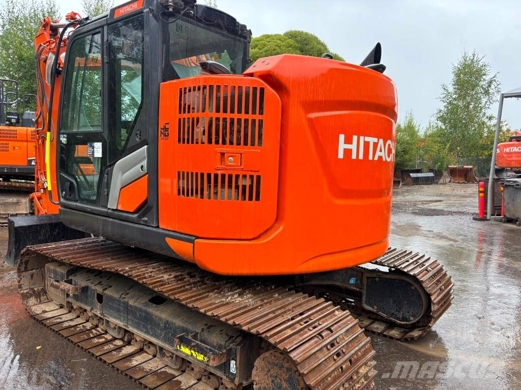 Hitachi ZX135US-7 Excavadoras sobre orugas