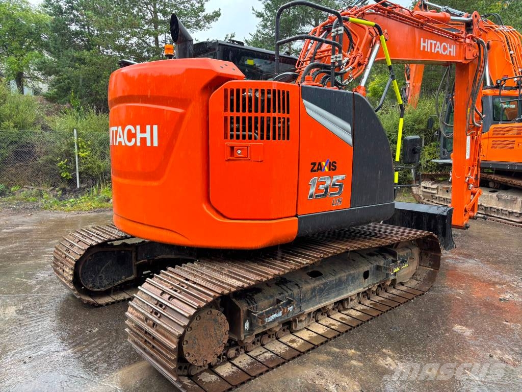 Hitachi ZX135US-7 Excavadoras sobre orugas