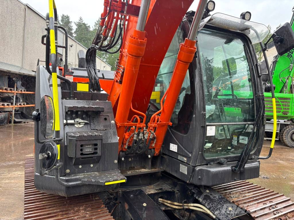 Hitachi ZX135US-7 Excavadoras sobre orugas