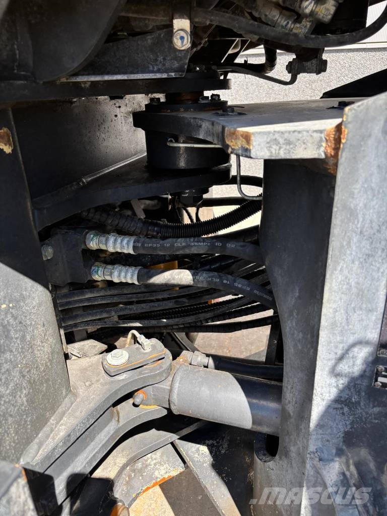 Komatsu WA 200-8 Radlader