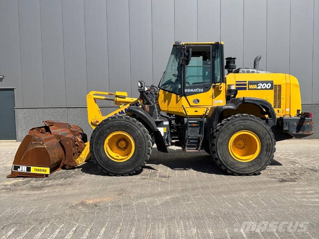 Komatsu WA 200-8 Radlader