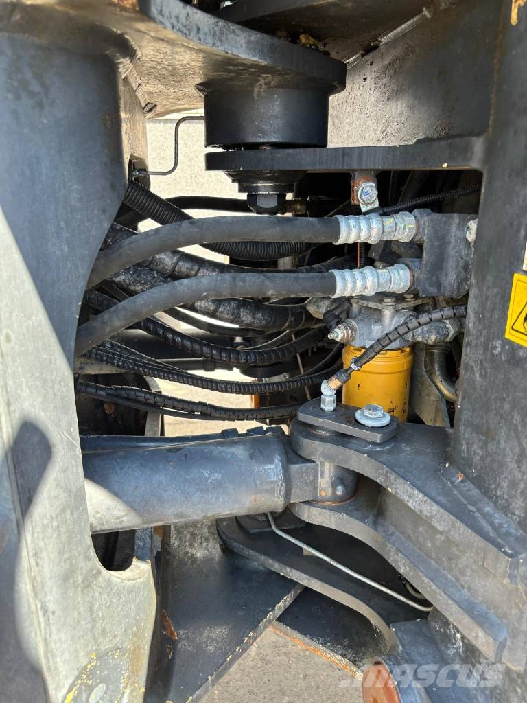 Komatsu WA 200-8 Radlader