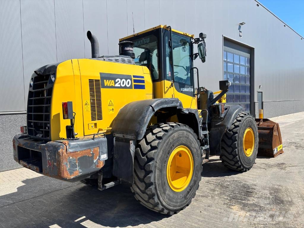 Komatsu WA 200-8 Radlader
