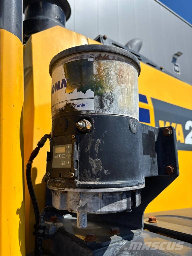 Komatsu WA 200-8 Radlader