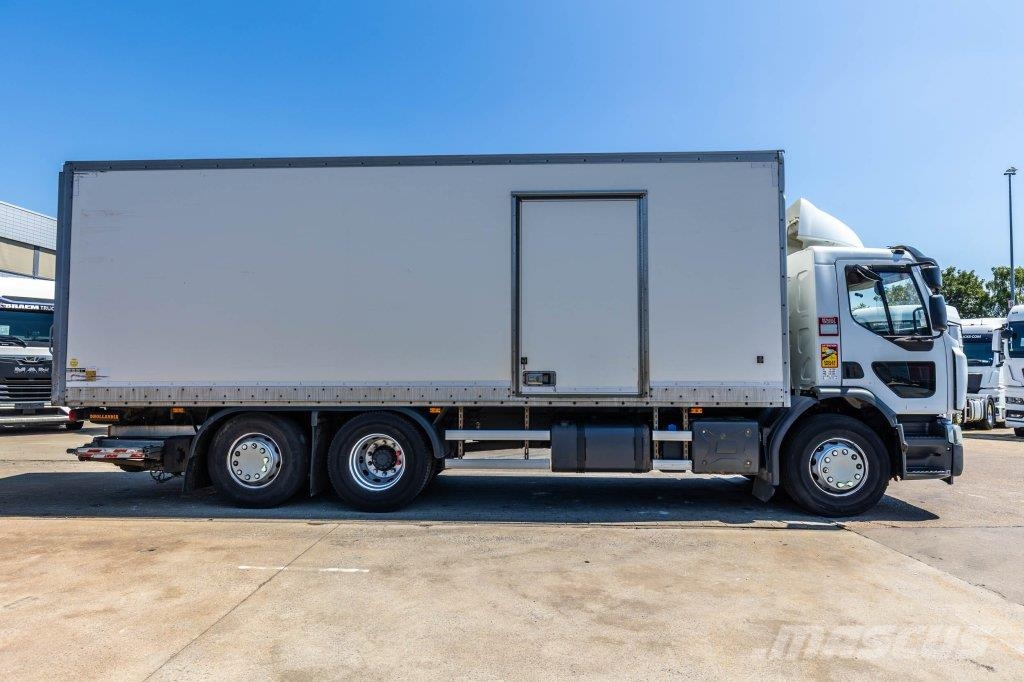 Renault D26.320-6x2+DHOLLANDIA 2T. Camiones con caja de remolque