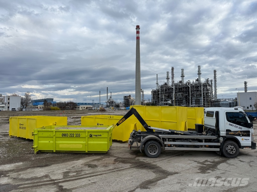 Mitsubishi Canter Fuso Treileri ar āķi