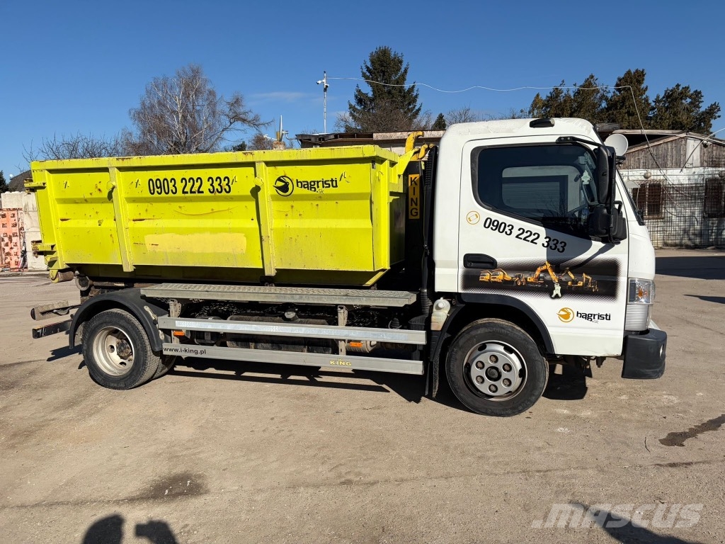 Mitsubishi Canter Fuso Treileri ar āķi
