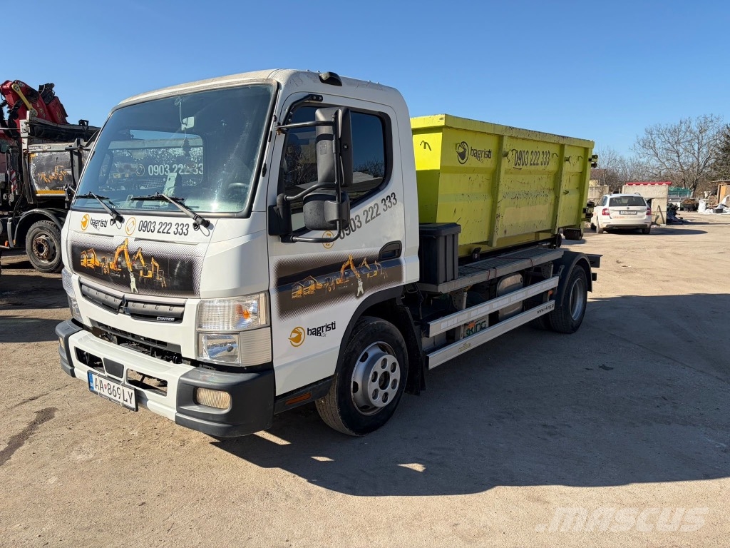 Mitsubishi Canter Fuso Treileri ar āķi