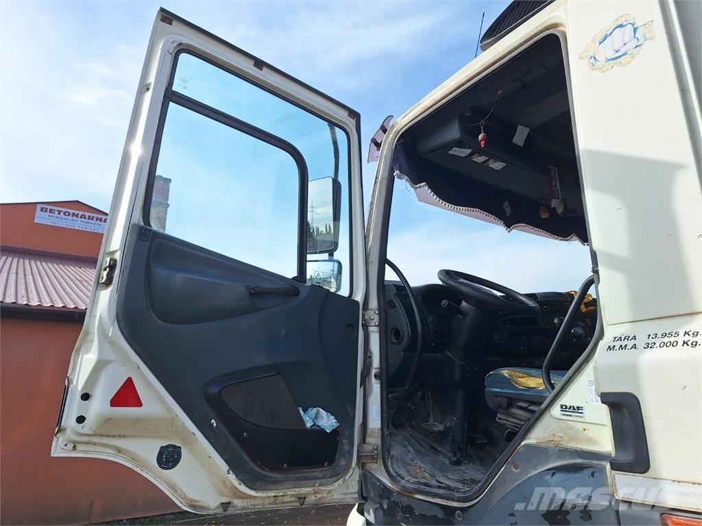 DAF FAD CF 85.430 8X4 Chassis met cabine