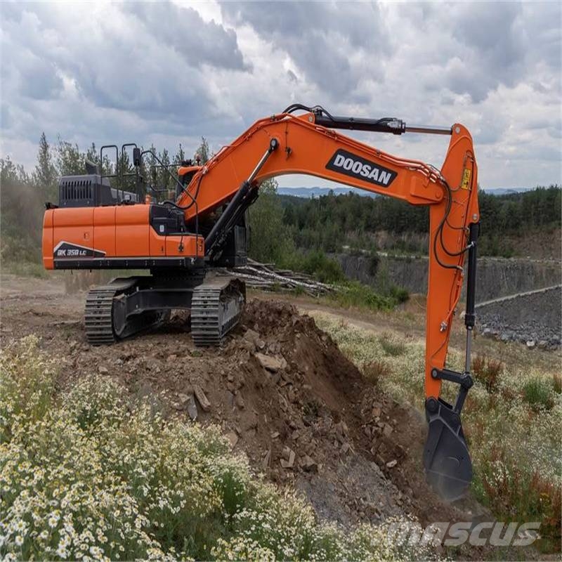 Doosan DX 300 LCA Гусеничні екскаватори