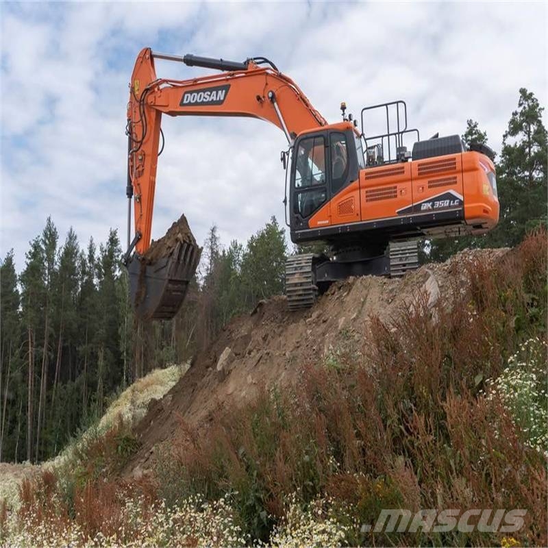 Doosan DX 300 LCA Гусеничні екскаватори