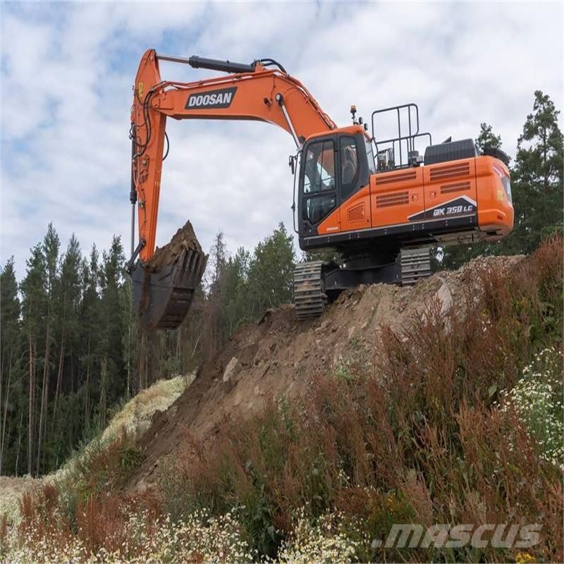 Doosan DX 300 LCA Гусеничні екскаватори