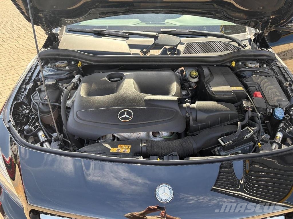 Mercedes-Benz CLA-Klasse 200 汽車