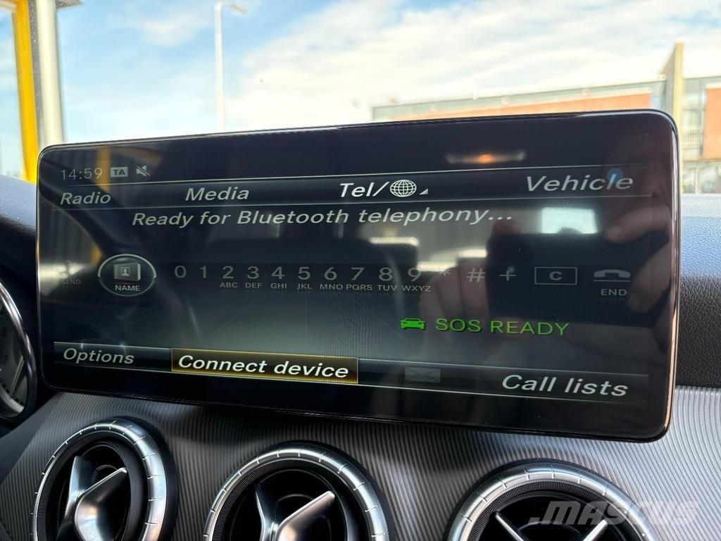 Mercedes-Benz CLA-Klasse 200 汽車