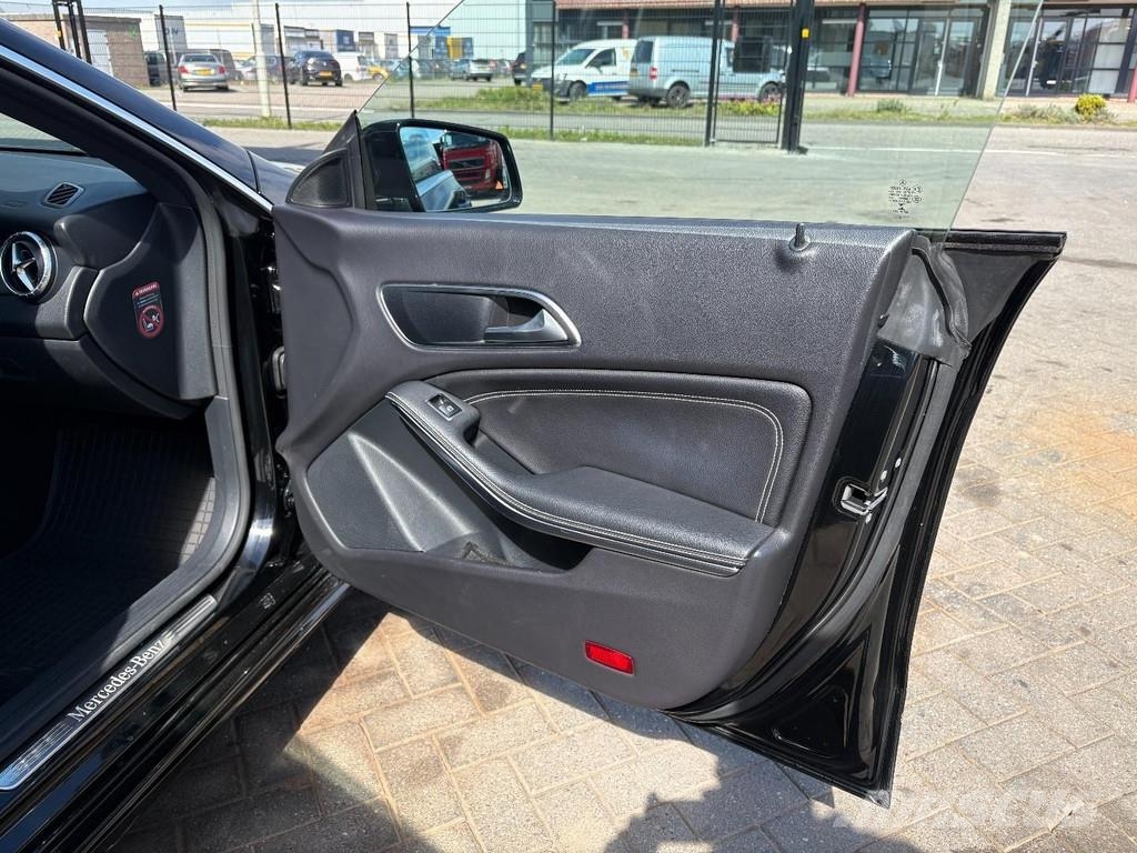 Mercedes-Benz CLA-Klasse 200 汽車