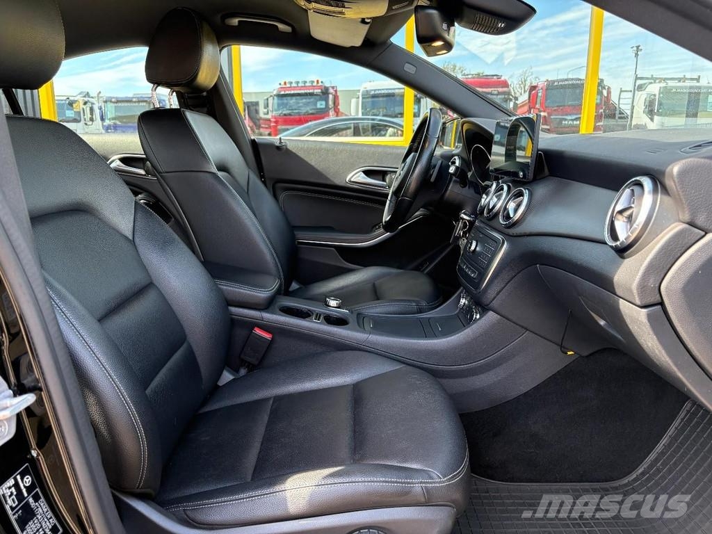 Mercedes-Benz CLA-Klasse 200 汽車