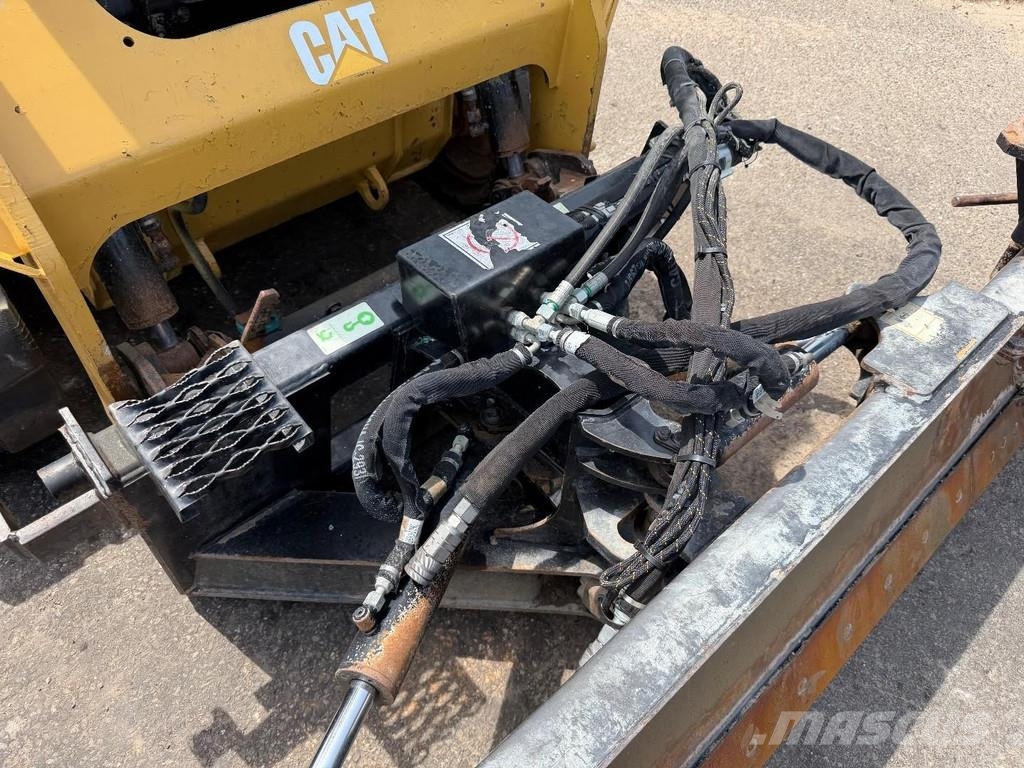CAT 259D SMART Angle DOZER BLADE (3D LASER PREP) + LOA لوادر انزلاقية التوجيه