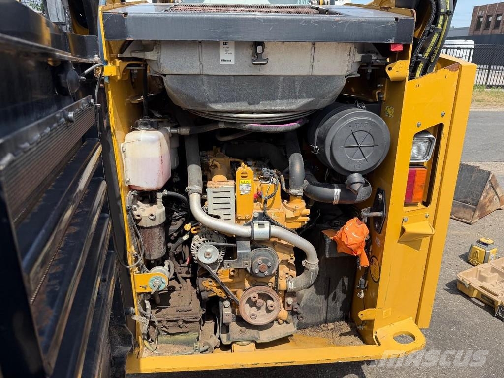 CAT 259D SMART Angle DOZER BLADE (3D LASER PREP) + LOA لوادر انزلاقية التوجيه