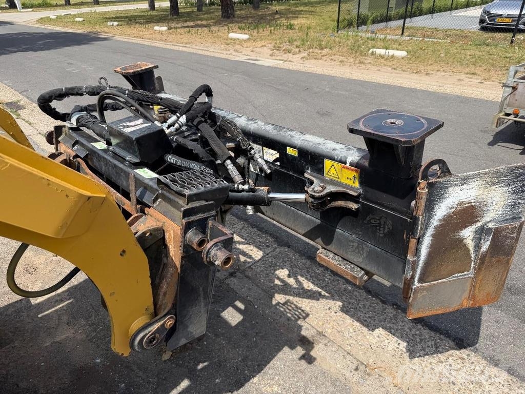 CAT 259D SMART Angle DOZER BLADE (3D LASER PREP) + LOA لوادر انزلاقية التوجيه