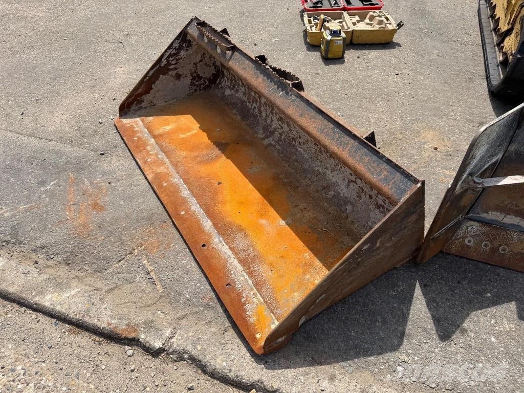 CAT 259D SMART Angle DOZER BLADE (3D LASER PREP) + LOA لوادر انزلاقية التوجيه