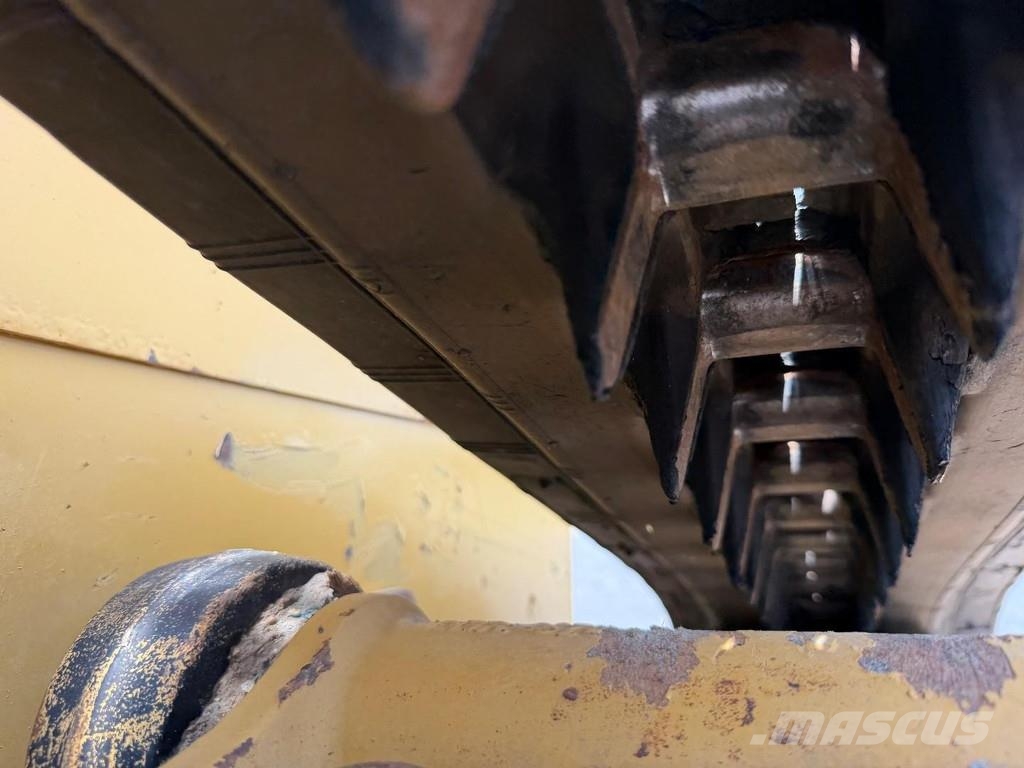CAT 259D SMART Angle DOZER BLADE (3D LASER PREP) + LOA لوادر انزلاقية التوجيه