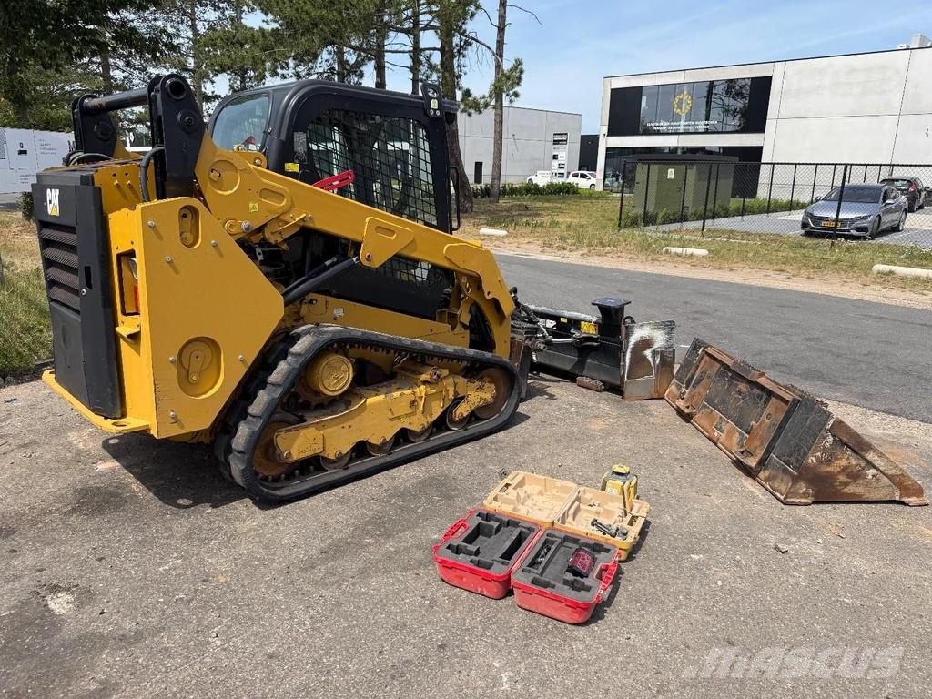 CAT 259D SMART Angle DOZER BLADE (3D LASER PREP) + LOA لوادر انزلاقية التوجيه