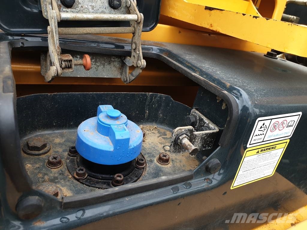 Hyundai HX140LC Excavadoras sobre orugas