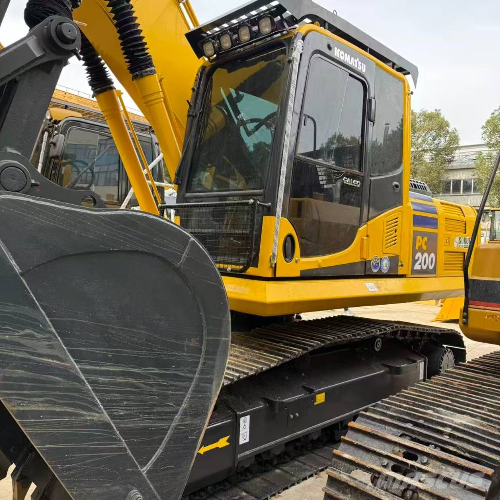 Komatsu PC 200-8N1 Гусеничні екскаватори